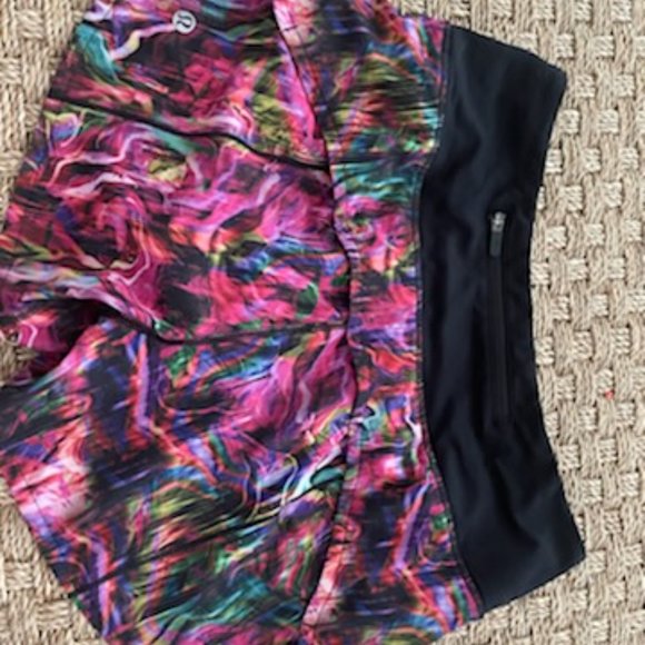 multi color size 4 Lululemon shorts 4 inch - Picture 3 of 3